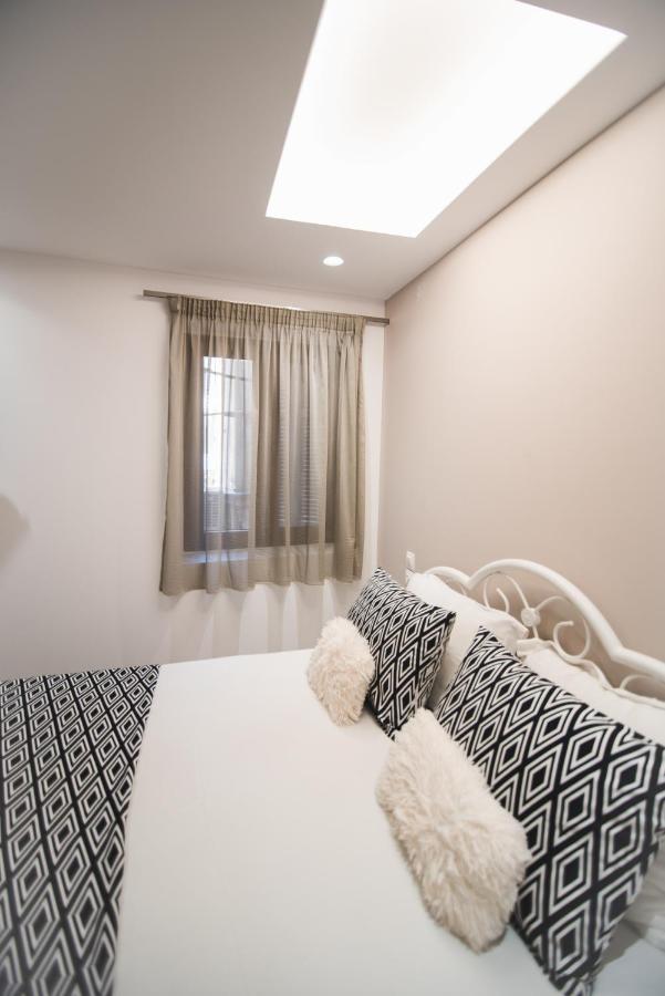 Contemporary Historic Center By Corfuescapes Apartment *